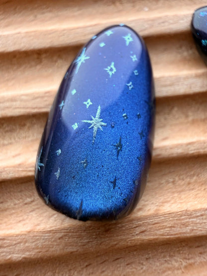 close up of winter stars wearable sizing kit design